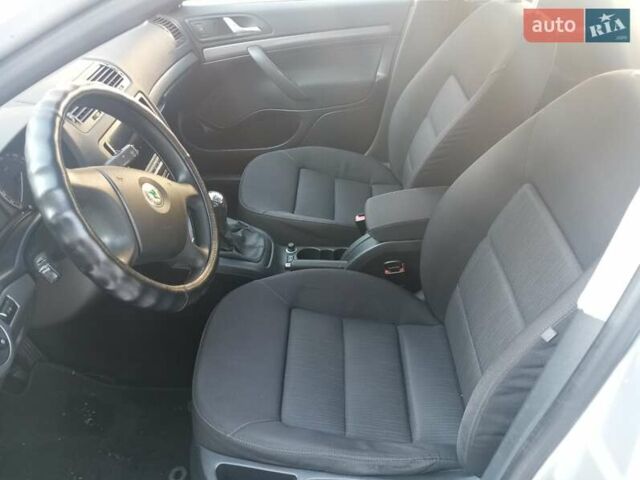 Серый Шкода Октавия, объемом двигателя 1.6 л и пробегом 176 тыс. км за 5950 $, фото 20 на Automoto.ua