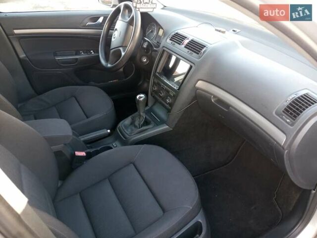 Серый Шкода Октавия, объемом двигателя 1.6 л и пробегом 176 тыс. км за 6200 $, фото 19 на Automoto.ua