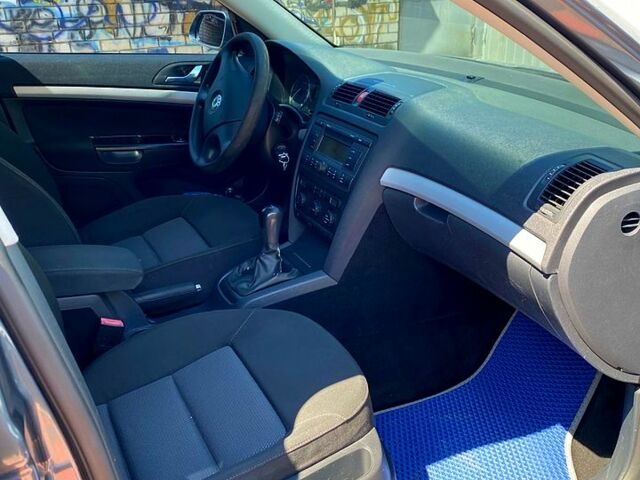 Серый Шкода Октавия, объемом двигателя 2 л и пробегом 257 тыс. км за 6700 $, фото 6 на Automoto.ua