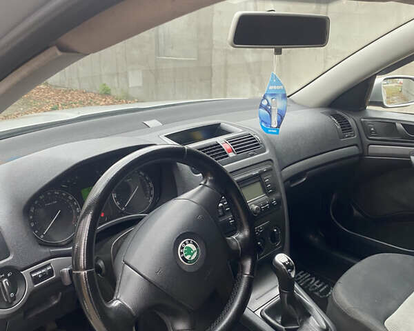 Серый Шкода Октавия, объемом двигателя 1.6 л и пробегом 201 тыс. км за 6000 $, фото 9 на Automoto.ua