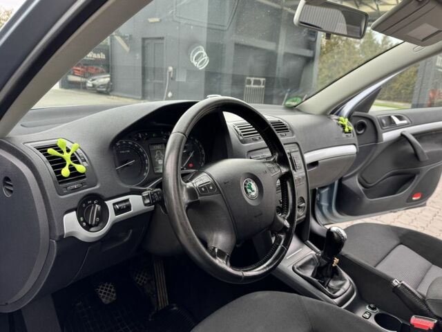 Сірий Шкода Октавія, об'ємом двигуна 1.6 л та пробігом 233 тис. км за 6750 $, фото 10 на Automoto.ua