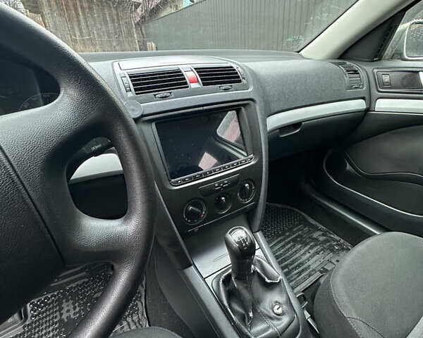 Серый Шкода Октавия, объемом двигателя 1.9 л и пробегом 379 тыс. км за 4700 $, фото 8 на Automoto.ua