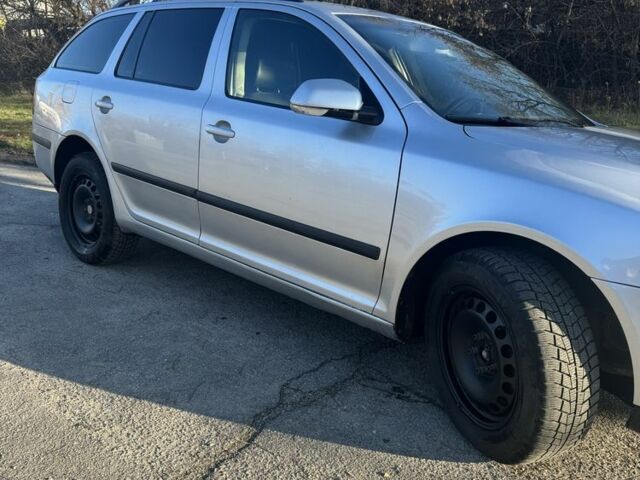 Серый Шкода Октавия, объемом двигателя 2 л и пробегом 280 тыс. км за 3950 $, фото 1 на Automoto.ua