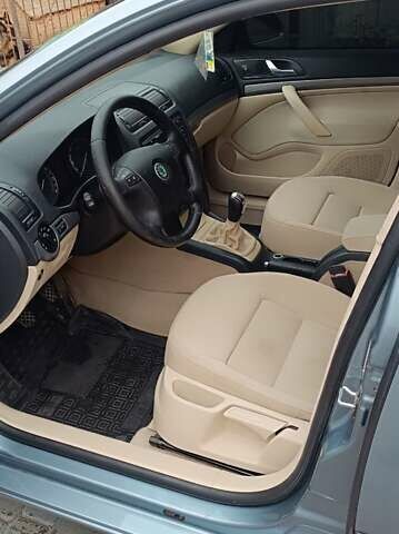 Серый Шкода Октавия, объемом двигателя 1.6 л и пробегом 311 тыс. км за 5600 $, фото 8 на Automoto.ua