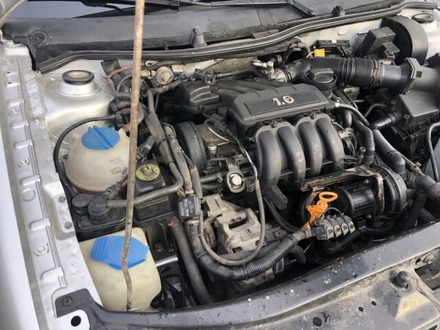 Серый Шкода Октавия, объемом двигателя 1.6 л и пробегом 306 тыс. км за 4599 $, фото 2 на Automoto.ua