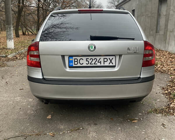 Серый Шкода Октавия, объемом двигателя 1.6 л и пробегом 201 тыс. км за 6000 $, фото 5 на Automoto.ua