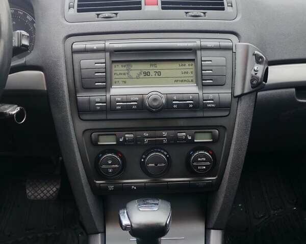 Серый Шкода Октавия, объемом двигателя 1.6 л и пробегом 224 тыс. км за 6500 $, фото 25 на Automoto.ua