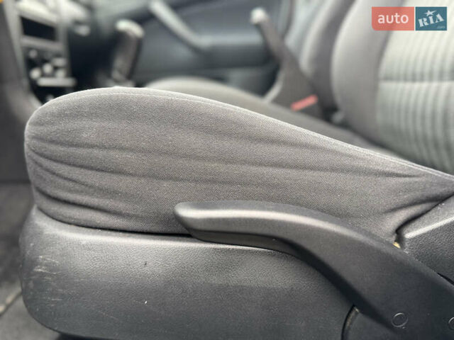 Сірий Шкода Октавія, об'ємом двигуна 1.6 л та пробігом 210 тис. км за 4399 $, фото 64 на Automoto.ua