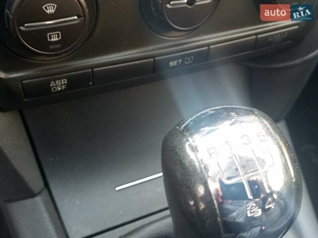 Серый Шкода Октавия, объемом двигателя 1.6 л и пробегом 176 тыс. км за 5950 $, фото 21 на Automoto.ua