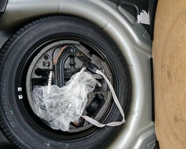 Серый Шкода Октавия, объемом двигателя 1.6 л и пробегом 224 тыс. км за 6500 $, фото 28 на Automoto.ua