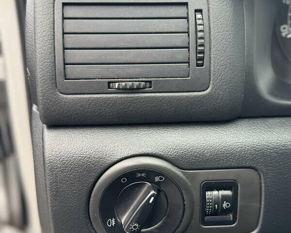 Серый Шкода Октавия, объемом двигателя 1.6 л и пробегом 210 тыс. км за 4599 $, фото 66 на Automoto.ua