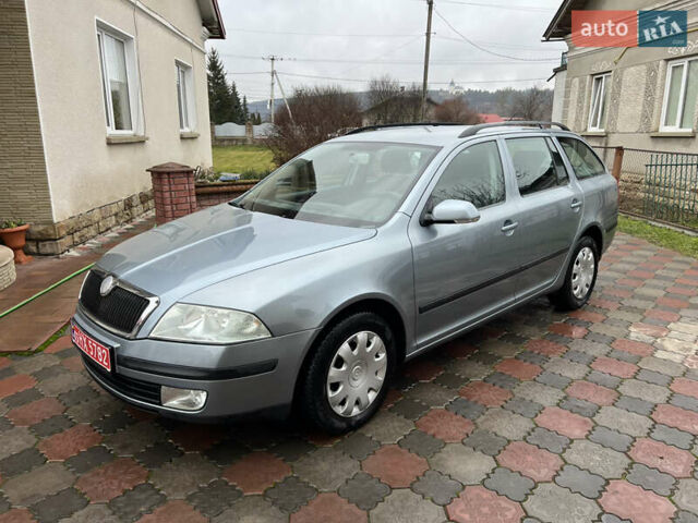 Серый Шкода Октавия, объемом двигателя 1.6 л и пробегом 217 тыс. км за 5700 $, фото 1 на Automoto.ua