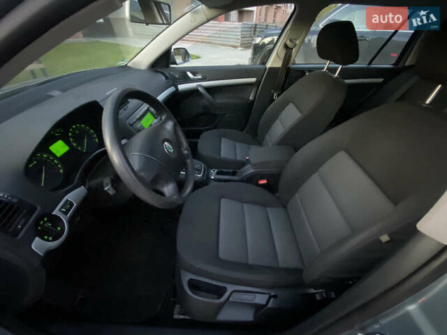 Шкода Октавия 2006 в Самборе на Automoto.ua Серый Шкода Октавия, объемом двигателя 1.6 л и пробегом 230 тыс. км за 6899 $, фото 35 на Automoto.ua