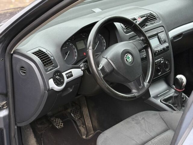 Серый Шкода Октавия, объемом двигателя 1.9 л и пробегом 310 тыс. км за 3300 $, фото 4 на Automoto.ua