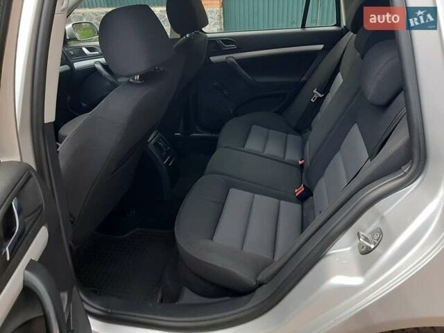 Серый Шкода Октавия, объемом двигателя 1.6 л и пробегом 220 тыс. км за 6400 $, фото 93 на Automoto.ua