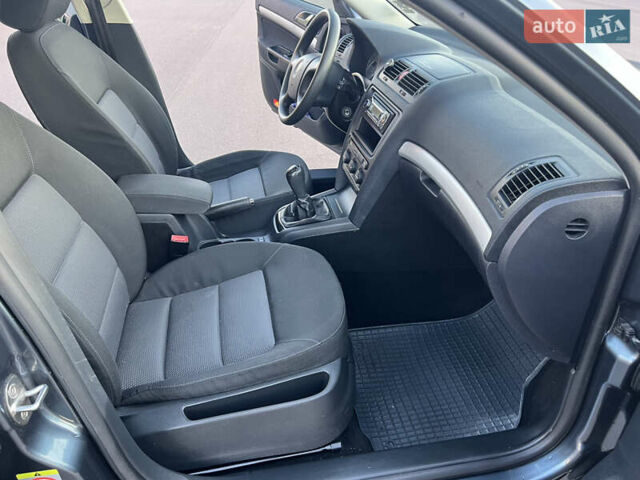 Сірий Шкода Октавія, об'ємом двигуна 1.6 л та пробігом 228 тис. км за 5600 $, фото 20 на Automoto.ua