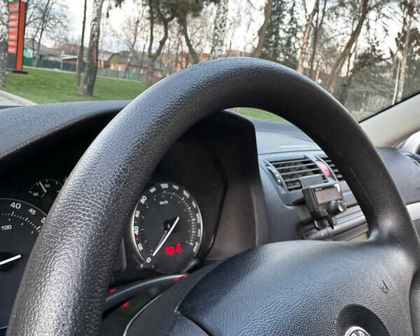 Серый Шкода Октавия, объемом двигателя 1.6 л и пробегом 277 тыс. км за 6300 $, фото 25 на Automoto.ua