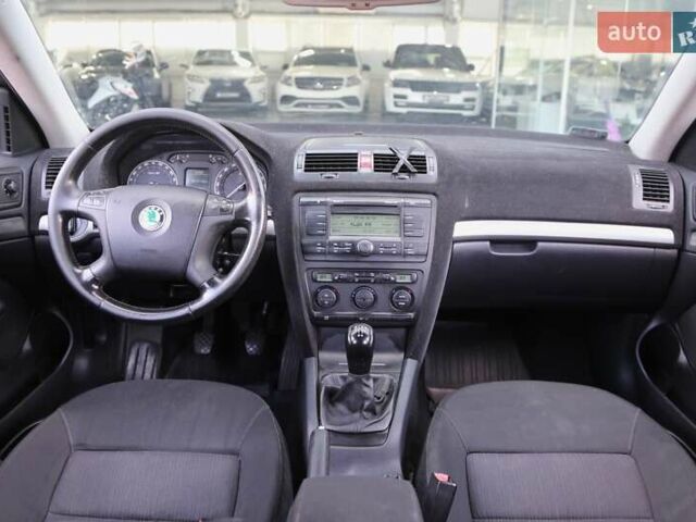 Серый Шкода Октавия, объемом двигателя 1.6 л и пробегом 293 тыс. км за 5000 $, фото 13 на Automoto.ua