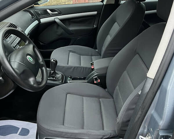 Серый Шкода Октавия, объемом двигателя 1.6 л и пробегом 217 тыс. км за 5700 $, фото 30 на Automoto.ua