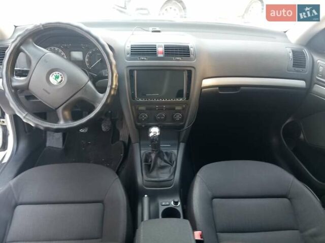 Серый Шкода Октавия, объемом двигателя 1.6 л и пробегом 176 тыс. км за 5950 $, фото 16 на Automoto.ua