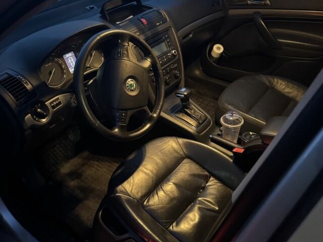 Сірий Шкода Октавія, об'ємом двигуна 2 л та пробігом 369 тис. км за 2499 $, фото 2 на Automoto.ua