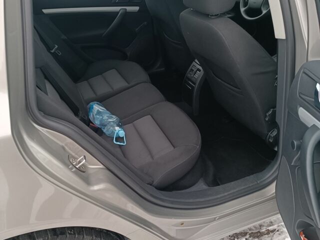 Серый Шкода Октавия, объемом двигателя 0 л и пробегом 236 тыс. км за 7050 $, фото 7 на Automoto.ua