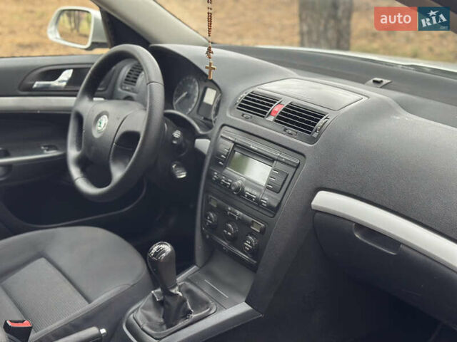 Шкода Октавия 2006 в Киеве на Automoto.ua Серый Шкода Октавия, объемом двигателя 1.6 л и пробегом 249 тыс. км за 6350 $, фото 21 на Automoto.ua