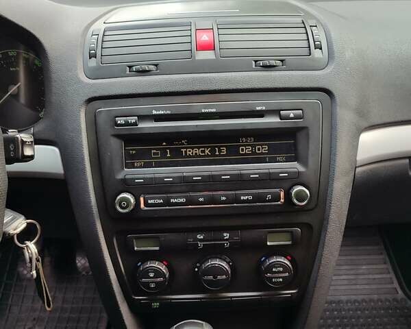Серый Шкода Октавия, объемом двигателя 1.9 л и пробегом 320 тыс. км за 5800 $, фото 11 на Automoto.ua