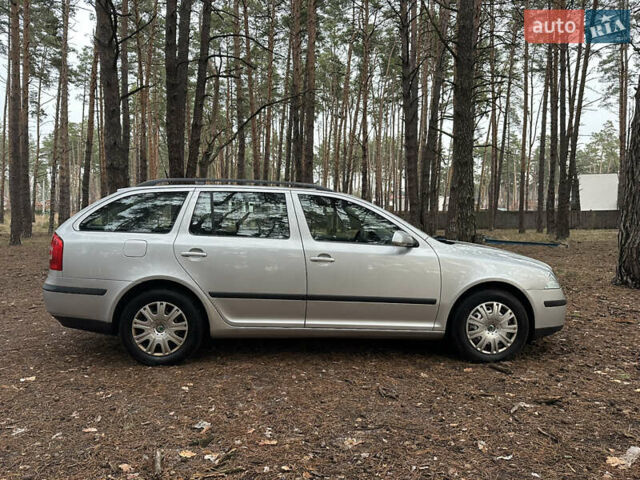 Серый Шкода Октавия, объемом двигателя 1.6 л и пробегом 249 тыс. км за 5950 $, фото 2 на Automoto.ua