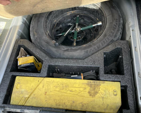 Шкода Октавия 2006 в Турийск на Automoto.ua Серый Шкода Октавия, объемом двигателя 1.9 л и пробегом 330 тыс. км за 4300 $, фото 16 на Automoto.ua