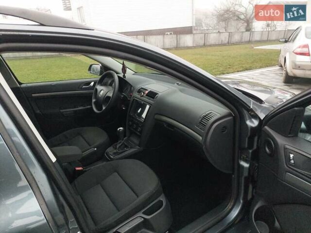 Серый Шкода Октавия, объемом двигателя 1.6 л и пробегом 229 тыс. км за 5900 $, фото 49 на Automoto.ua