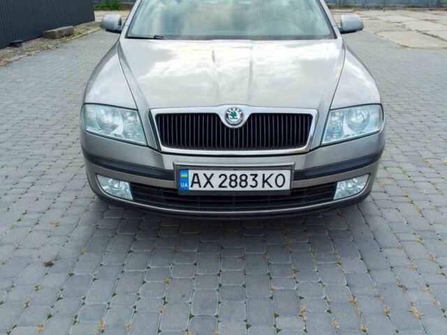 Серый Шкода Октавия, объемом двигателя 2 л и пробегом 290 тыс. км за 6000 $, фото 3 на Automoto.ua