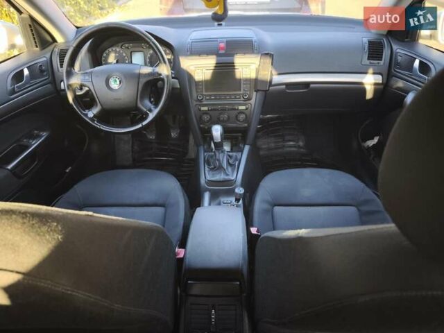 Серый Шкода Октавия, объемом двигателя 2 л и пробегом 245 тыс. км за 5500 $, фото 4 на Automoto.ua