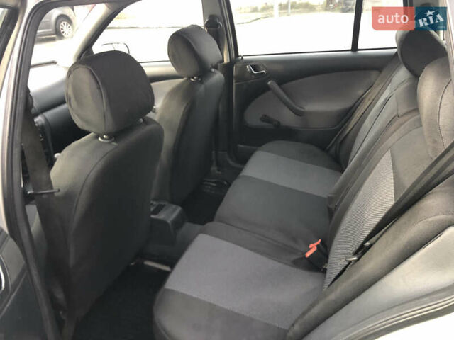 Серый Шкода Октавия, объемом двигателя 1.6 л и пробегом 306 тыс. км за 4599 $, фото 15 на Automoto.ua