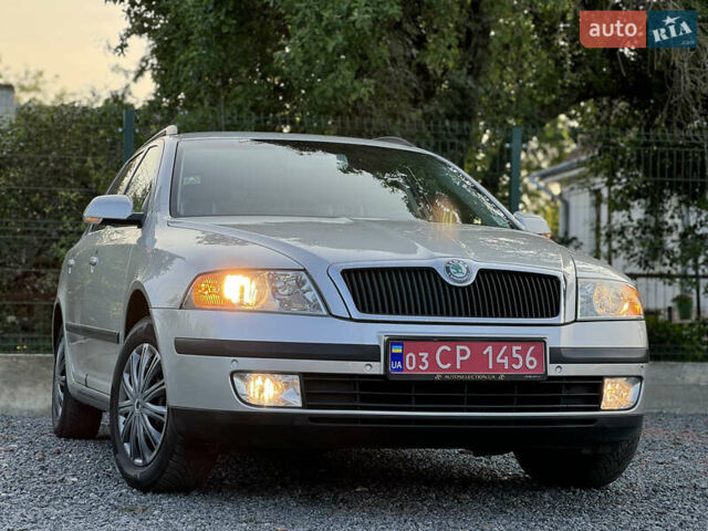 Серый Шкода Октавия, объемом двигателя 1.6 л и пробегом 190 тыс. км за 6250 $, фото 1 на Automoto.ua