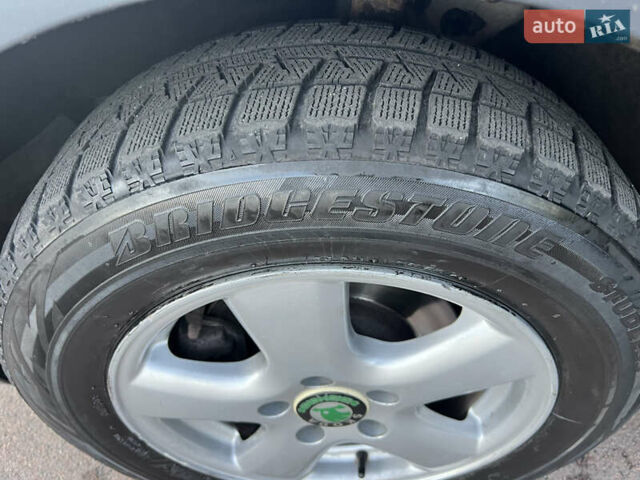 Сірий Шкода Октавія, об'ємом двигуна 1.6 л та пробігом 228 тис. км за 5600 $, фото 25 на Automoto.ua