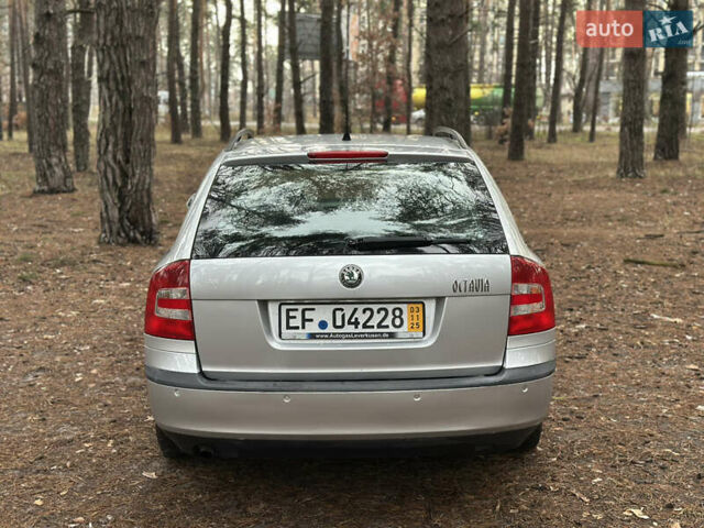 Серый Шкода Октавия, объемом двигателя 1.6 л и пробегом 249 тыс. км за 5950 $, фото 4 на Automoto.ua