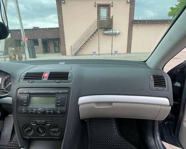 Серый Шкода Октавия, объемом двигателя 1.6 л и пробегом 228 тыс. км за 6250 $, фото 11 на Automoto.ua