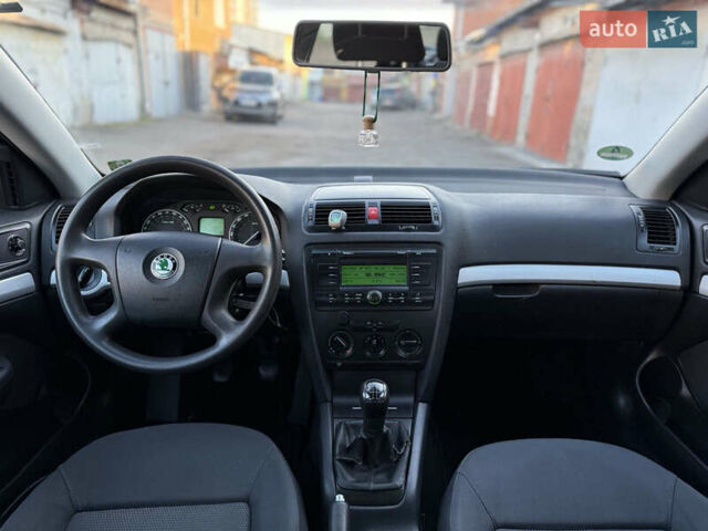 Серый Шкода Октавия, объемом двигателя 1.6 л и пробегом 170 тыс. км за 6500 $, фото 20 на Automoto.ua