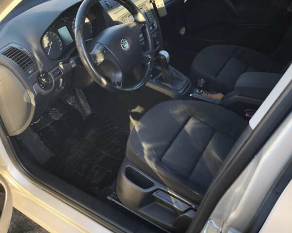 Серый Шкода Октавия, объемом двигателя 2 л и пробегом 245 тыс. км за 5500 $, фото 1 на Automoto.ua