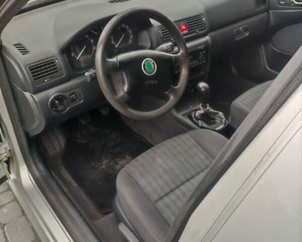 Серый Шкода Октавия, объемом двигателя 1.6 л и пробегом 220 тыс. км за 4500 $, фото 13 на Automoto.ua