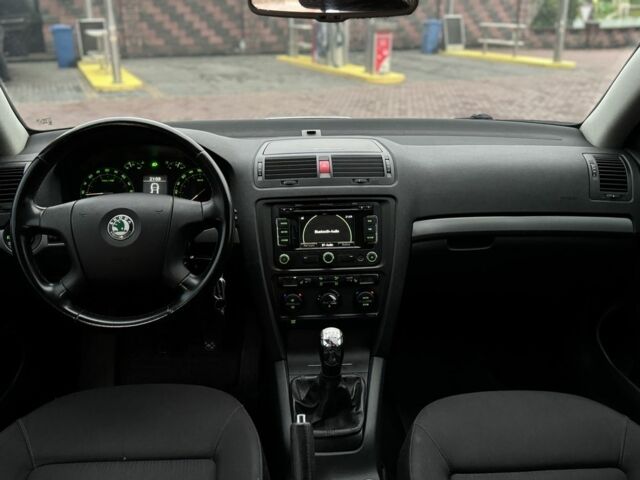 Серый Шкода Октавия, объемом двигателя 2 л и пробегом 300 тыс. км за 2650 $, фото 5 на Automoto.ua