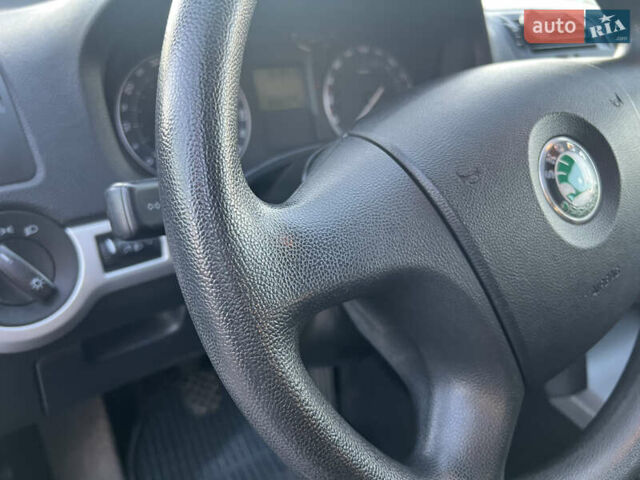 Сірий Шкода Октавія, об'ємом двигуна 1.6 л та пробігом 228 тис. км за 5600 $, фото 17 на Automoto.ua