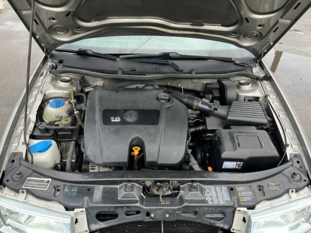 Сірий Шкода Октавія, об'ємом двигуна 1.6 л та пробігом 270 тис. км за 5000 $, фото 7 на Automoto.ua