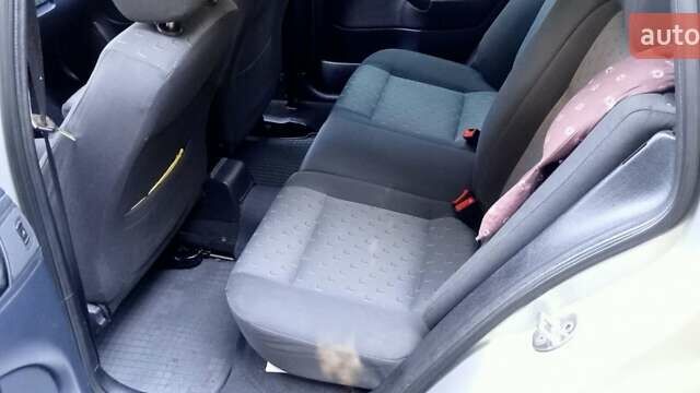 Серый Шкода Октавия, объемом двигателя 1.6 л и пробегом 212 тыс. км за 5700 $, фото 3 на Automoto.ua