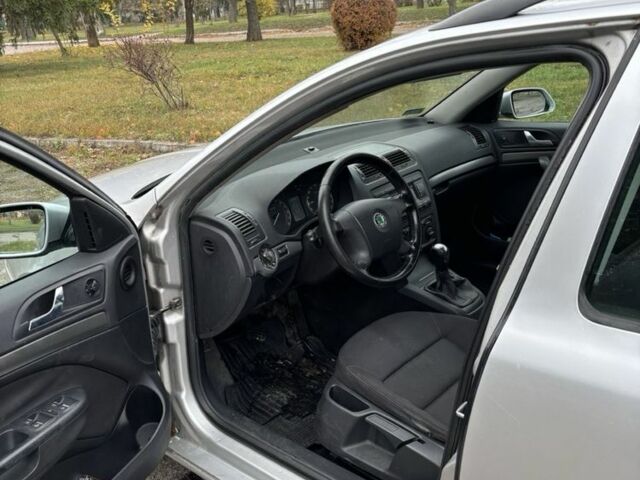 Серый Шкода Октавия, объемом двигателя 1.9 л и пробегом 350 тыс. км за 2350 $, фото 6 на Automoto.ua