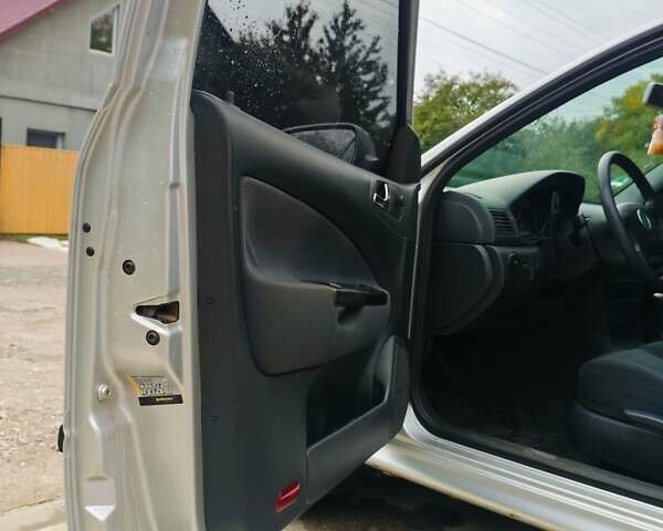 Сірий Шкода Октавія, об'ємом двигуна 1.6 л та пробігом 177 тис. км за 5700 $, фото 7 на Automoto.ua