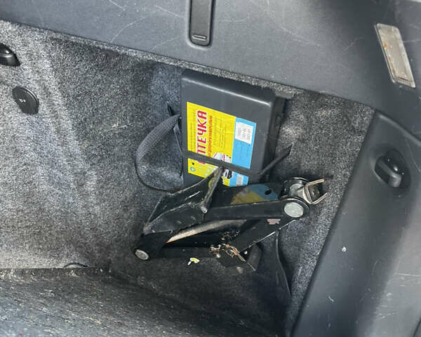 Серый Шкода Октавия, объемом двигателя 1.6 л и пробегом 253 тыс. км за 4700 $, фото 28 на Automoto.ua