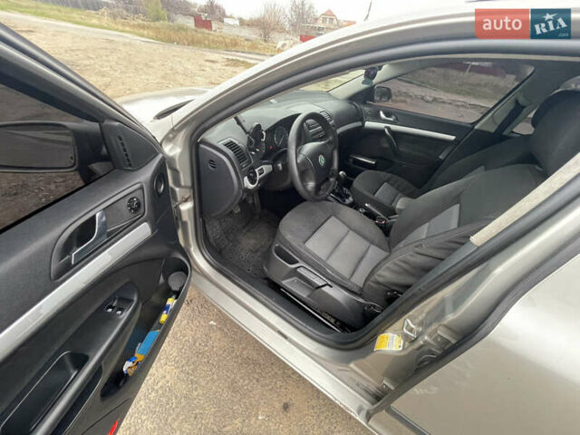 Серый Шкода Октавия, объемом двигателя 1.6 л и пробегом 305 тыс. км за 5200 $, фото 14 на Automoto.ua