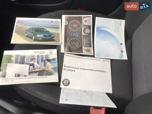 Серый Шкода Октавия, объемом двигателя 1.6 л и пробегом 312 тыс. км за 5900 $, фото 16 на Automoto.ua